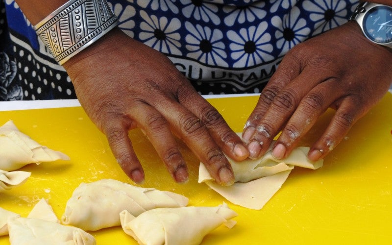 Wambui Machua makes Kenyan samosas with her hands